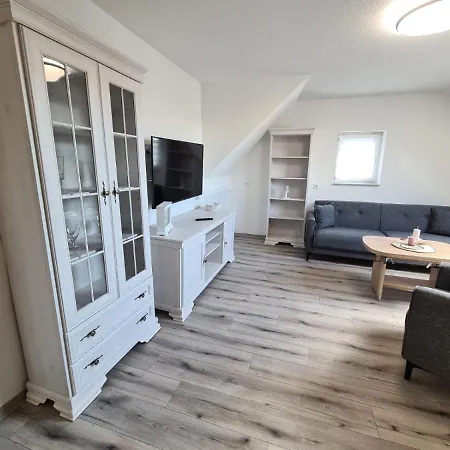 Zur Burg Apartament Crolpa-Lobschutz