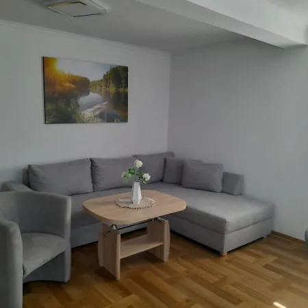 Zur Burg Apartament