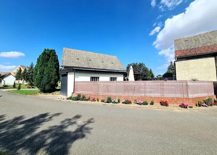 Apartment Zur Burg Crolpa-Lobschutz