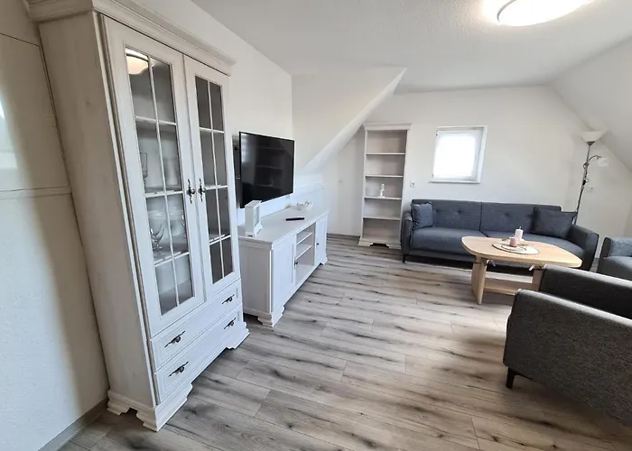 Zur Burg Daire Crolpa-Lobschutz